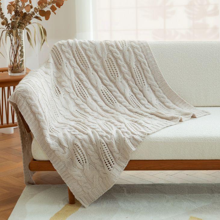 Amelie Home - Kabel Gebreide Plaid - Schapenvacht beige