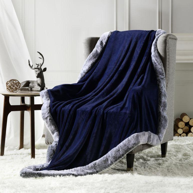 Cozy Bliss Luxury Milky Pluche Plaid - Navy