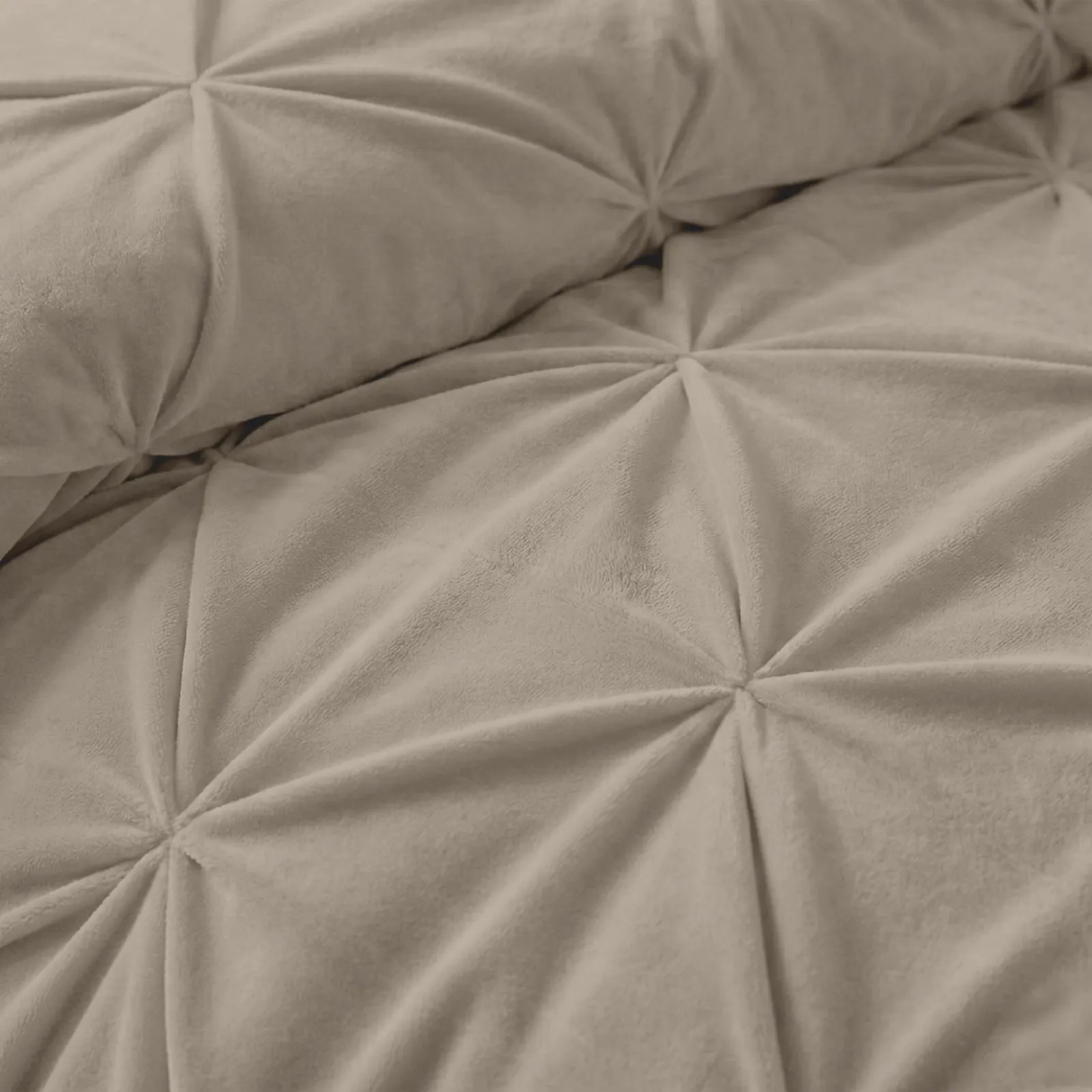 Velvet en chenille beddengoed inkopen: kleur en combinaties